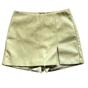 NWT 7For all Mankind faux leather mini skort with slit light mossy green Medium